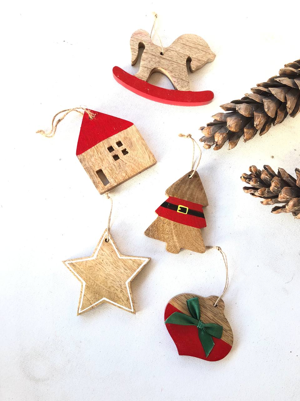 Classic Christmas Charm (set of 5)