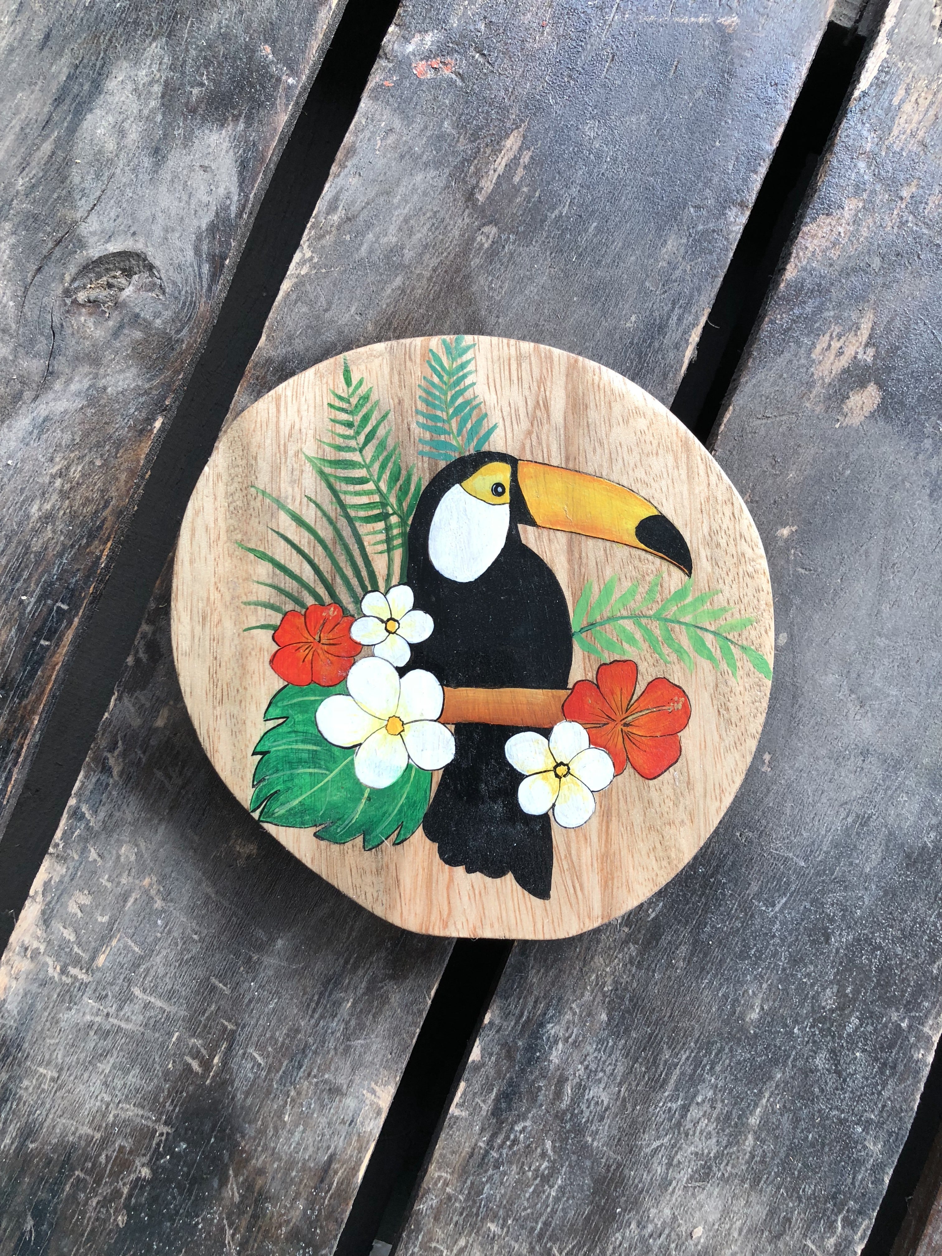 Toucan Bird log -Tropical