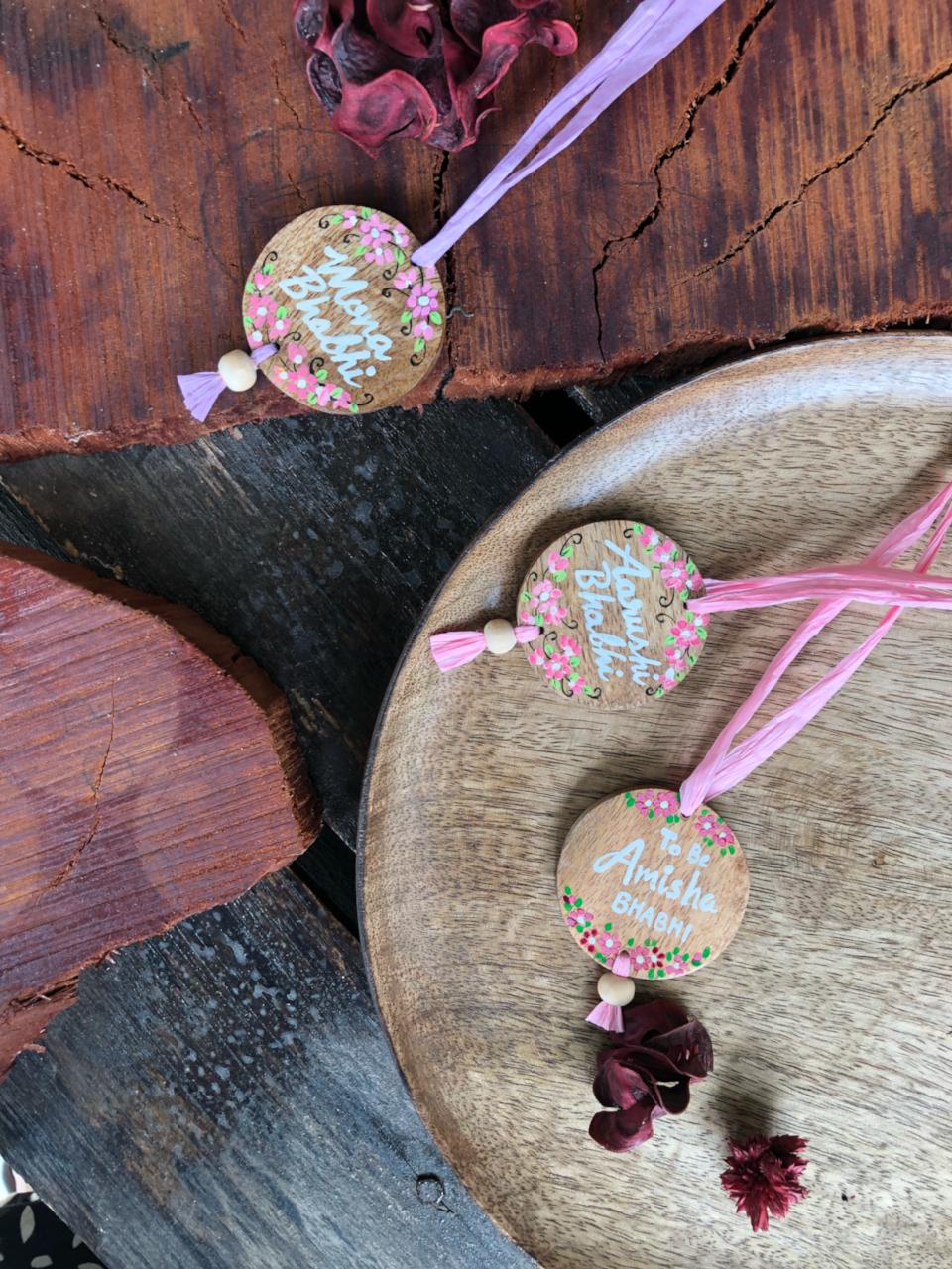 Rakhi M044